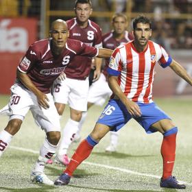El Athletic ya negocia con Raúl García y Monreal El Athletic ya negocia con Raúl García y Monreal