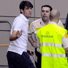 Kaká sigue y el club estudia sancionarle por su desplante Kaká sigue y el club estudia sancionarle por su desplante