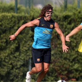 Puyol estrenó ayer la protección que lucirá ante el Getafe Puyol estrenó ayer la protección que lucirá ante el Getafe