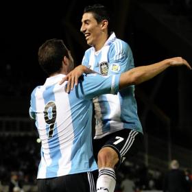 Higuaín y Di María hacen líderes a Argentina Higuaín y Di María hacen líderes a Argentina