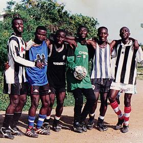 Essien: la torre de músculo que dejó Accra por Bastia Essien: la torre de músculo que dejó Accra por Bastia