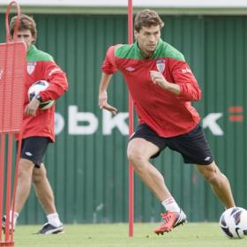 Primeros aplausos a Llorente en Lezama Primeros aplausos a Llorente en Lezama