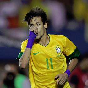Un penalti en el descuento da la victoria a Brasil Un penalti en el descuento da la victoria a Brasil