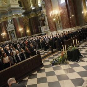 Hungría se vuelca en el homenaje a Kocsis Hungría se vuelca en el homenaje a Kocsis