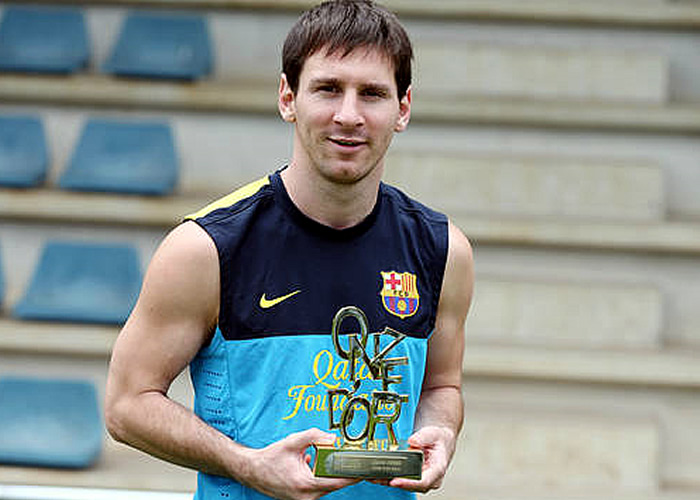 Lionel Messi wins the 'Onze d'Or' for third consecutive year