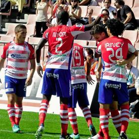 Toño propicia la primera victoria del Granada en Liga Toño propicia la primera victoria del Granada en Liga