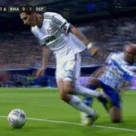 Ayza Gámez acierta en el penalti cometido a Di María Ayza Gámez acierta en el penalti cometido a Di María