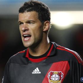 Ballack confirma que se retira del fútbol profesional Ballack confirma que se retira del fútbol profesional