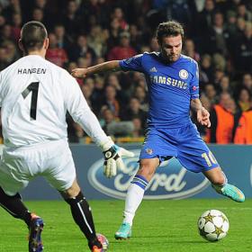 Mata hace doblete en la goleada 'blue' en Dinamarca Mata hace doblete en la goleada 'blue' en Dinamarca