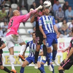 El Sabadell cae ante la mejor versión de la 'Ponfe' El Sabadell cae ante la mejor versión de la 'Ponfe'