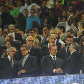 Florentino le preguntó a Puyol por su lesión de codo Florentino le preguntó a Puyol por su lesión de codo