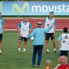 Del Bosque ensaya con Cesc de nueve y Busquets de central Del Bosque ensaya con Cesc de nueve y Busquets de central