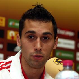 Arbeloa: "¿Jugar de central? Estoy a disposición del 'mister'" Arbeloa: "¿Jugar de central? Estoy a disposición del 'mister'"