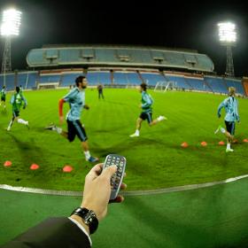 Ni hubo televisión ni entraron las radios al estadio de Minsk Ni hubo televisión ni entraron las radios al estadio de Minsk