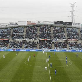 Torres tomará medidas para llenar el Coliseum Torres tomará medidas para llenar el Coliseum