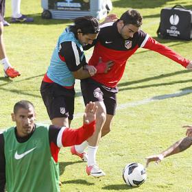 Simeone ensayó con Raúl García y Adrián en el once Simeone ensayó con Raúl García y Adrián en el once