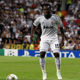 Essien jugará mañana de '2' y Khedira, descartado Essien jugará mañana de '2' y Khedira, descartado