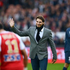 Rafa Nadal efectuó el saque de honor del partido PSG-Reims Rafa Nadal efectuó el saque de honor del partido PSG-Reims