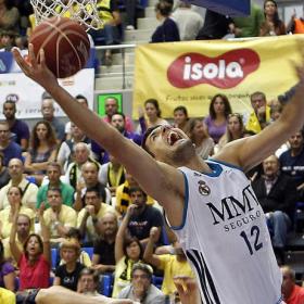 El Madrid sigue invicto pese a coquetear con la derrota El Madrid sigue invicto pese a coquetear con la derrota