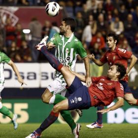 El Betis se lleva un punto y deja a Osasuna como colista El Betis se lleva un punto y deja a Osasuna como colista
