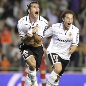 Herrera se autoexpulsa y el Valencia remonta un 1-2 Herrera se autoexpulsa y el Valencia remonta un 1-2