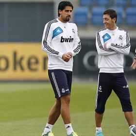 Khedira ya trabaja con el grupo y será titular en Dortmund Khedira ya trabaja con el grupo y será titular en Dortmund