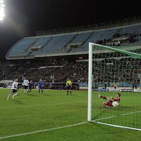 Soldado saca el BATE Soldado saca el BATE