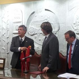 Villar recibió la insignia de oro y brillantes del club Villar recibió la insignia de oro y brillantes del club