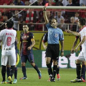 Mateu regresa tras sus errores en el Pizjuán Mateu regresa tras sus errores en el Pizjuán