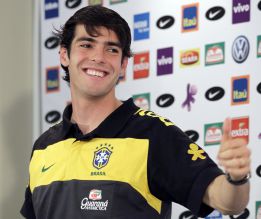Brasil llama a Kaká para el amistoso ante Colombia Brasil llama a Kaká para el amistoso ante Colombia
