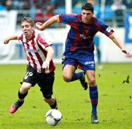 El Athletic sufre y tendrá que resolver en San Mamés El Athletic sufre y tendrá que resolver en San Mamés