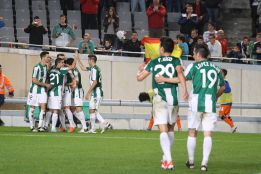 El Córdoba aprovecha el mal de la Real Sociedad fuera de casa El Córdoba aprovecha el mal de la Real Sociedad fuera de casa
