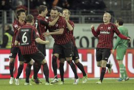 El colista Fürth saca un punto (1-1) en casa del Eintracht El colista Fürth saca un punto (1-1) en casa del Eintracht