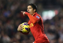 Luis Suárez y Jose Enrique evitan la derrota del Liverpool Luis Suárez y Jose Enrique evitan la derrota del Liverpool