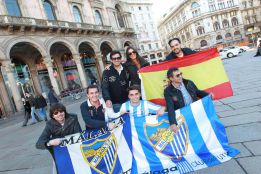 El malaguismo conquista la Plaza del Duomo de Milán El malaguismo conquista la Plaza del Duomo de Milán