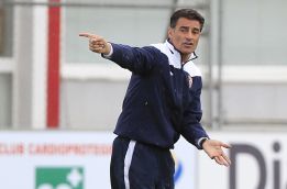 Míchel le pone las pilas a los delanteros pensando en Bilbao Míchel le pone las pilas a los delanteros pensando en Bilbao