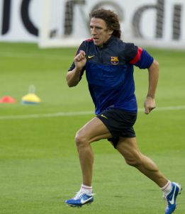Puyol empieza a trabajar con el resto de sus compañeros Puyol empieza a trabajar con el resto de sus compañeros