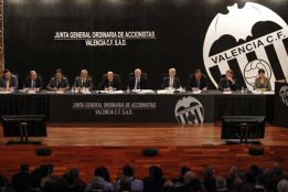 El Valencia aprueba un presupuesto de 104 millones El Valencia aprueba un presupuesto de 104 millones