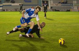 El Sabadell, de penalti, hunde un poco más al debilitado Huesca El Sabadell, de penalti, hunde un poco más al debilitado Huesca