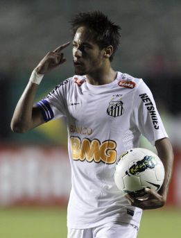 El Santos claudica ante un equipo descendido a segunda El Santos claudica ante un equipo descendido a segunda