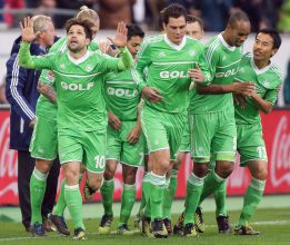 Diego hace doblete y el Wolfsburgo gana al Leverkusen Diego hace doblete y el Wolfsburgo gana al Leverkusen