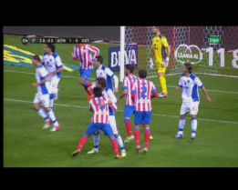 Penalti a Falcao no señalado y mano de Arda Turan en el 2-0 Penalti a Falcao no señalado y mano de Arda Turan en el 2-0