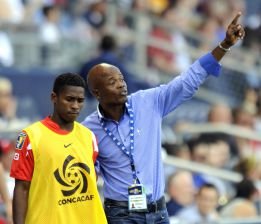 Dely Valdés "Mou es único, pero mi voto es para Del Bosque" Dely Valdés "Mou es único, pero mi voto es para Del Bosque"