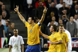 Ibrahimovic inaugura con cuatro goles el Friends Arena Ibrahimovic inaugura con cuatro goles el Friends Arena