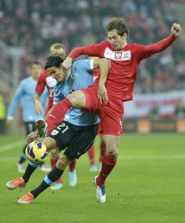 Uruguay lava su imagen con una sólida victoria ante Polonia Uruguay lava su imagen con una sólida victoria ante Polonia