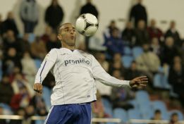 Carlos Aranda gana enteros para ser el titular en el Camp Nou Carlos Aranda gana enteros para ser el titular en el Camp Nou