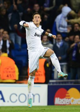 Ramos y Özil, competencia para Cristiano Ronaldo en las faltas Ramos y Özil, competencia para Cristiano Ronaldo en las faltas