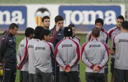 Pellegrino reserva a Gago y no jugará ante el Espanyol Pellegrino reserva a Gago y no jugará ante el Espanyol