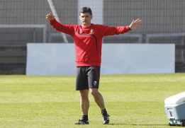 Mendilibar : "Me importa sumar, no salir del descenso" Mendilibar : "Me importa sumar, no salir del descenso"