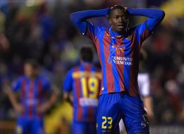 La FIFA sanciona a Diop y no jugará ante el Deportivo La FIFA sanciona a Diop y no jugará ante el Deportivo